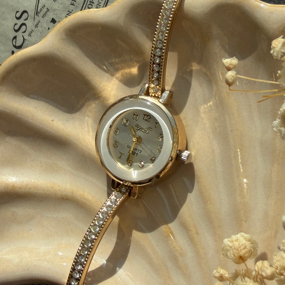 Gold Lilian Watch